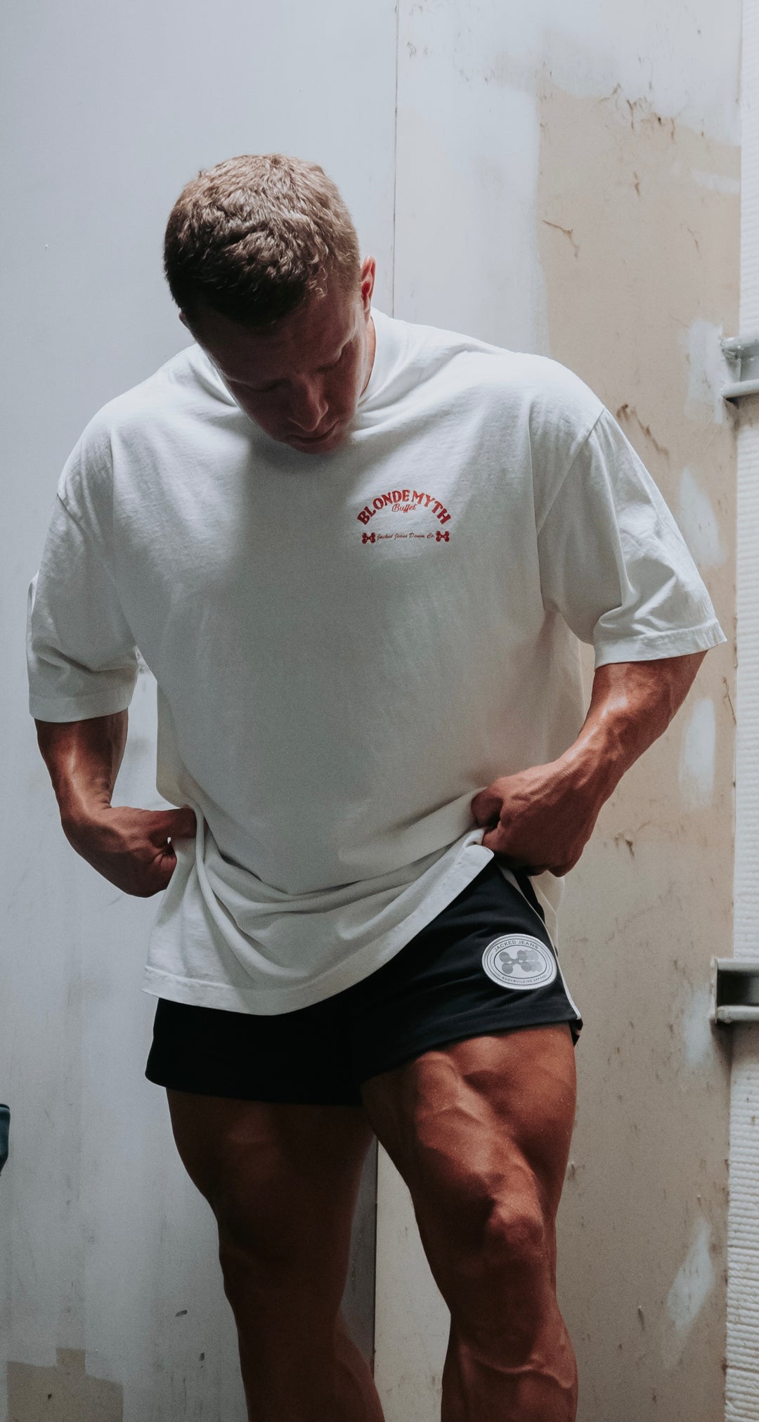 BLONDE MYTH BUFFET OVERSIZED TEE