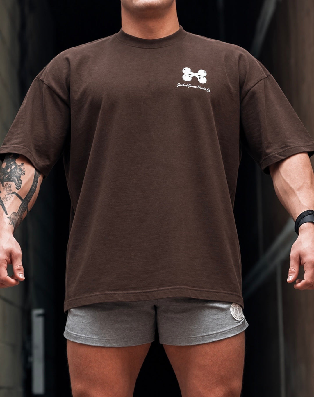 CHOPPED BUT CHEEKED OVERSIZED TEE