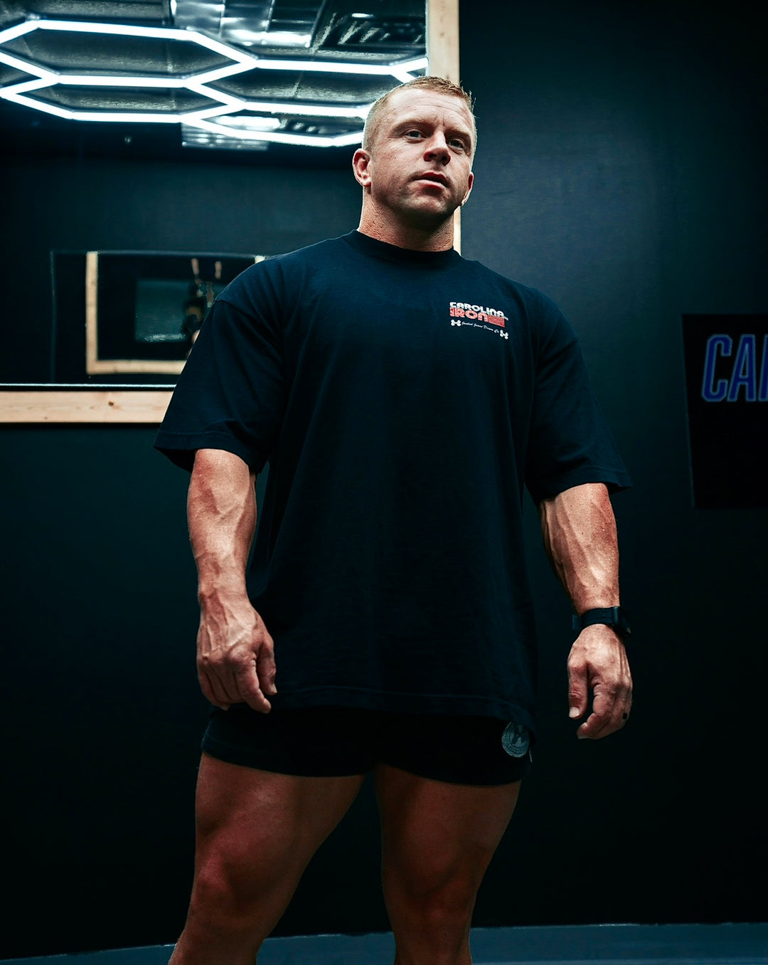 BLACK CAROLINA IRON OVERSIZED TEE