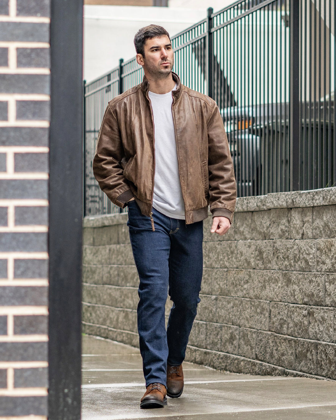 STRAIGHT LEG JEANS