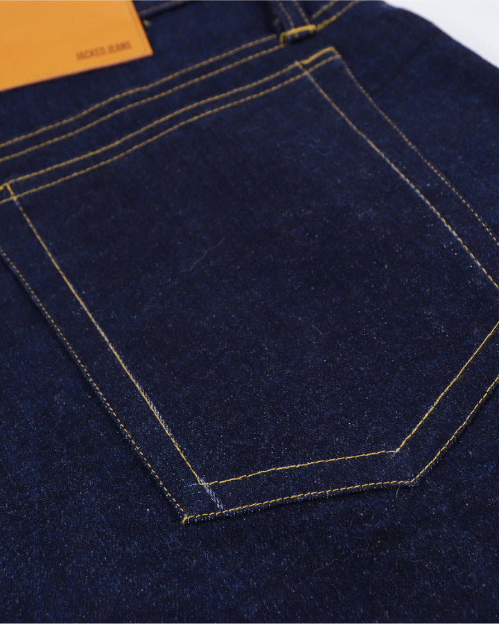 STRAIGHT LEG JEANS